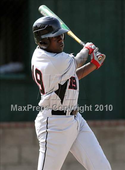 Thumbnail 2 in Tustin @ Canyon photogallery.