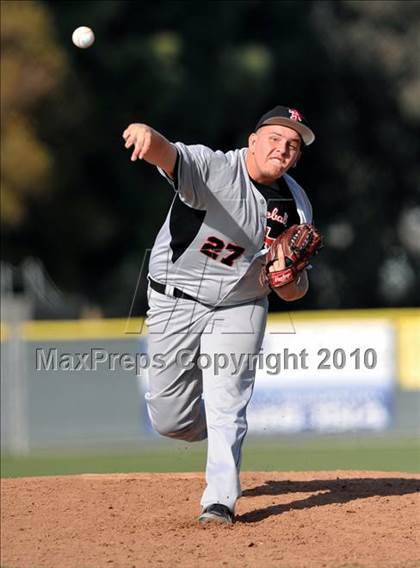 Thumbnail 2 in Tustin @ Canyon photogallery.