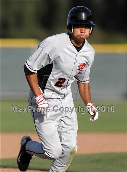 Thumbnail 2 in Tustin @ Canyon photogallery.