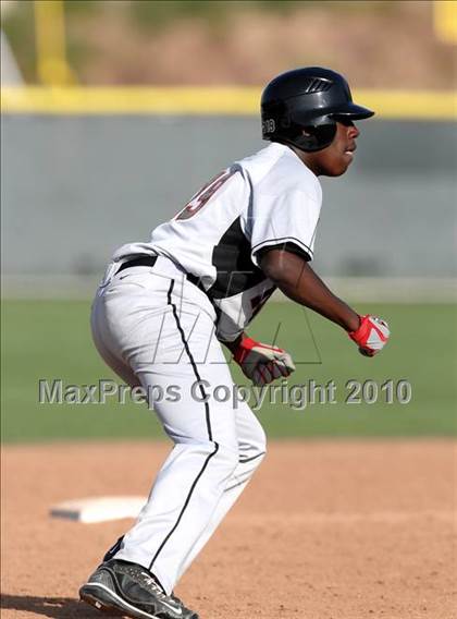 Thumbnail 3 in Tustin @ Canyon photogallery.