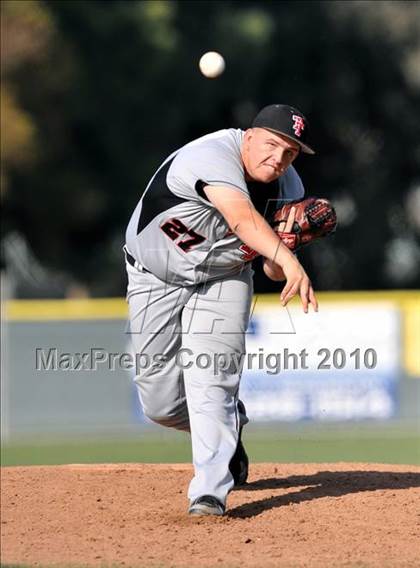 Thumbnail 1 in Tustin @ Canyon photogallery.
