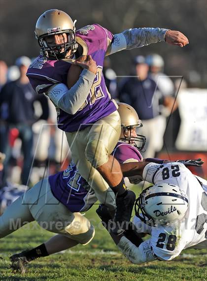 Thumbnail 3 in Huntington @ Sayville (Section 11 Division 3 Semifinal) photogallery.