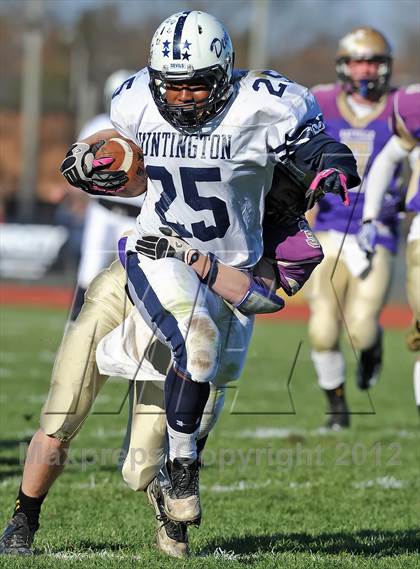 Thumbnail 3 in Huntington @ Sayville (Section 11 Division 3 Semifinal) photogallery.