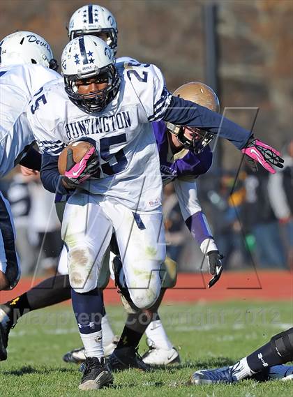 Thumbnail 3 in Huntington @ Sayville (Section 11 Division 3 Semifinal) photogallery.