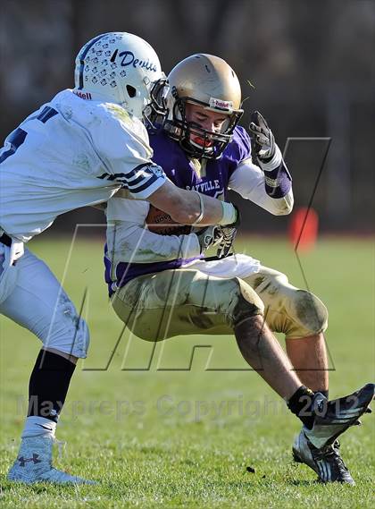 Thumbnail 3 in Huntington @ Sayville (Section 11 Division 3 Semifinal) photogallery.