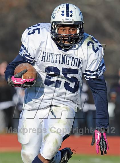 Thumbnail 1 in Huntington @ Sayville (Section 11 Division 3 Semifinal) photogallery.