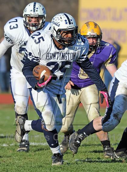 Thumbnail 3 in Huntington @ Sayville (Section 11 Division 3 Semifinal) photogallery.