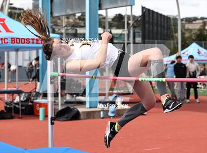 Thumbnail 2 in Fighting Knights Relays (Hillsdale HS) photogallery.