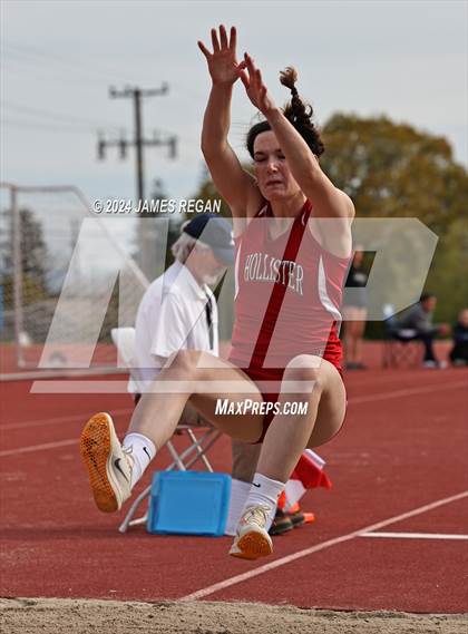Thumbnail 1 in Fighting Knights Relays (Hillsdale HS) photogallery.