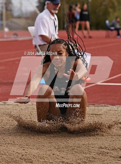 Thumbnail 2 in Fighting Knights Relays (Hillsdale HS) photogallery.