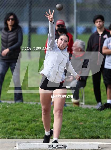 Thumbnail 2 in Fighting Knights Relays (Hillsdale HS) photogallery.