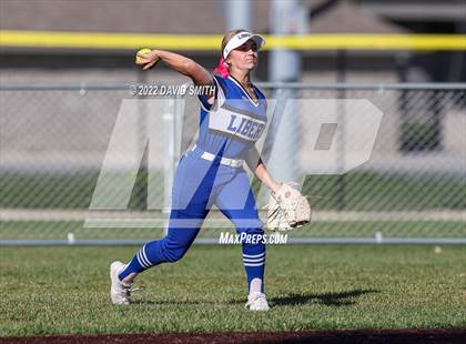 Thumbnail 2 in Liberty vs Liberty North (MSHSAA Class 5 District Championship) photogallery.