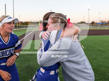 Thumbnail 2 in Liberty vs Liberty North (MSHSAA Class 5 District Championship) photogallery.
