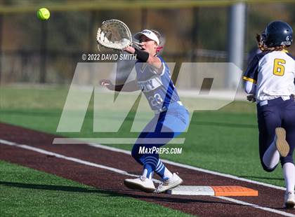 Thumbnail 3 in Liberty vs Liberty North (MSHSAA Class 5 District Championship) photogallery.