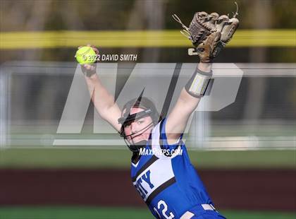 Thumbnail 3 in Liberty vs Liberty North (MSHSAA Class 5 District Championship) photogallery.