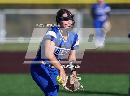 Thumbnail 2 in Liberty vs Liberty North (MSHSAA Class 5 District Championship) photogallery.
