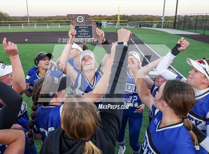 Thumbnail 2 in Liberty vs Liberty North (MSHSAA Class 5 District Championship) photogallery.