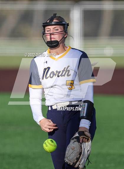 Thumbnail 2 in Liberty vs Liberty North (MSHSAA Class 5 District Championship) photogallery.