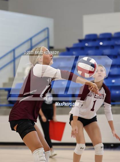 Thumbnail 3 in Lovelady Vs Shelbyville (Beckville Volleyball Classic) photogallery.