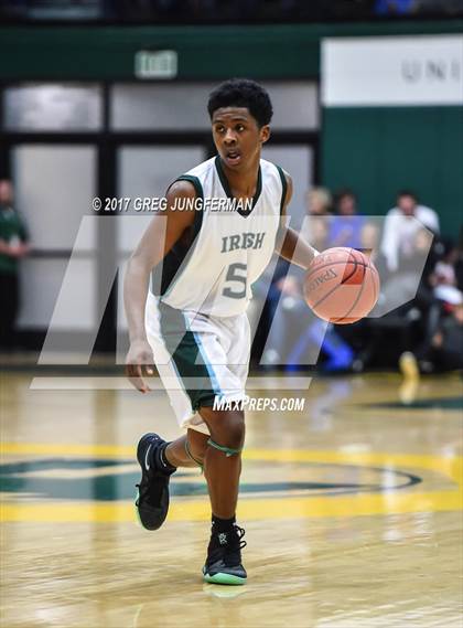 Thumbnail 2 in Sacred Heart Cathedral Preparatory vs. St. Ignatius (Bruce Mahoney Game) photogallery.