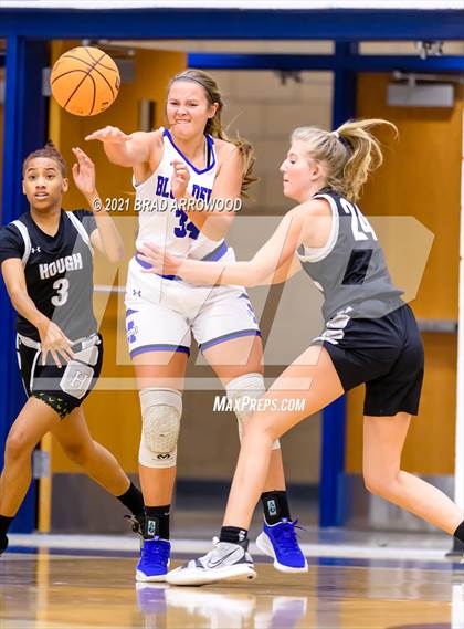 Thumbnail 2 in Hough @ Mooresville photogallery.