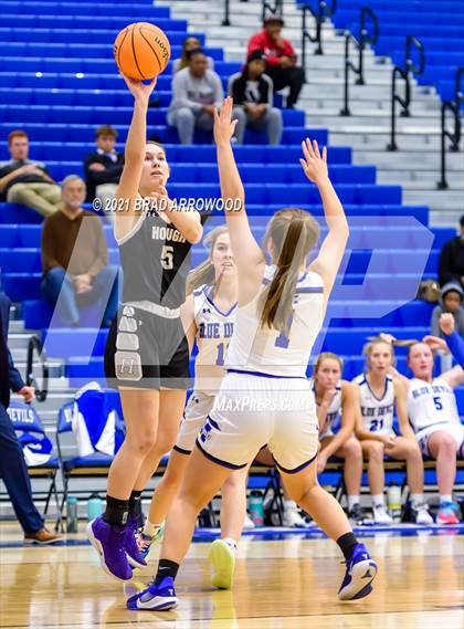 Thumbnail 3 in Hough @ Mooresville photogallery.