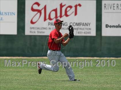 Thumbnail 2 in Stevens vs. Westlake (Texas 5A Region IV Playoffs) photogallery.