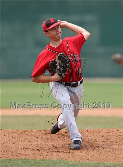 Thumbnail 1 in Stevens vs. Westlake (Texas 5A Region IV Playoffs) photogallery.