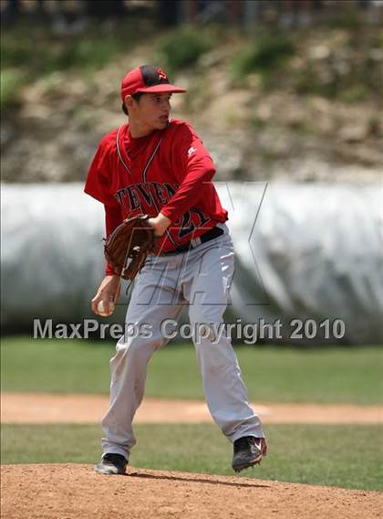 Thumbnail 1 in Stevens vs. Westlake (Texas 5A Region IV Playoffs) photogallery.
