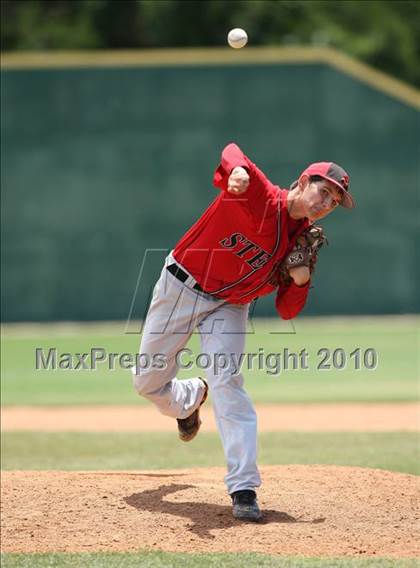 Thumbnail 3 in Stevens vs. Westlake (Texas 5A Region IV Playoffs) photogallery.