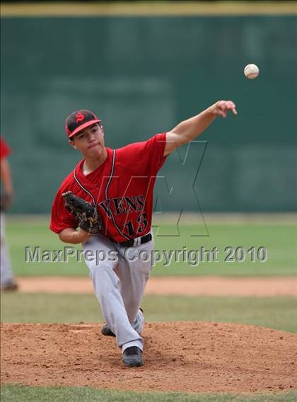 Thumbnail 3 in Stevens vs. Westlake (Texas 5A Region IV Playoffs) photogallery.