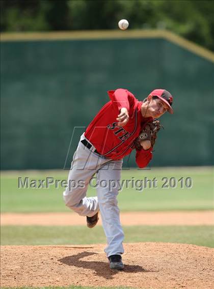 Thumbnail 2 in Stevens vs. Westlake (Texas 5A Region IV Playoffs) photogallery.