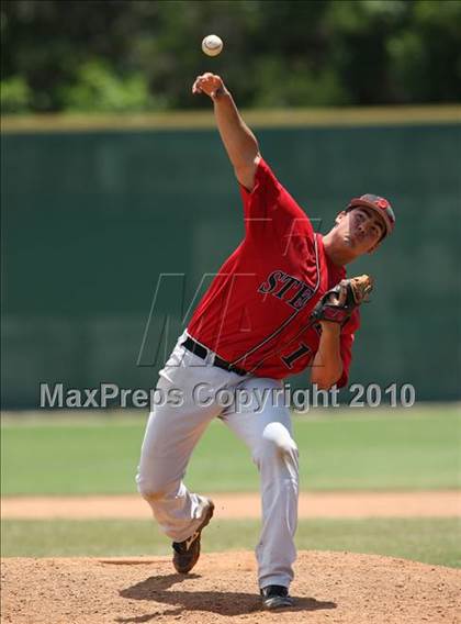 Thumbnail 2 in Stevens vs. Westlake (Texas 5A Region IV Playoffs) photogallery.
