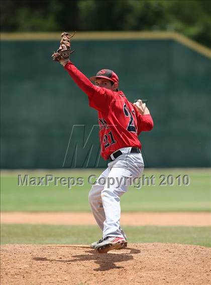Thumbnail 3 in Stevens vs. Westlake (Texas 5A Region IV Playoffs) photogallery.