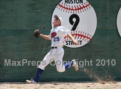 Thumbnail 3 in Stevens vs. Westlake (Texas 5A Region IV Playoffs) photogallery.
