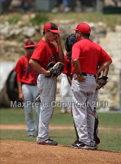 Thumbnail 2 in Stevens vs. Westlake (Texas 5A Region IV Playoffs) photogallery.