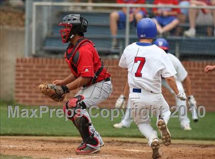 Thumbnail 2 in Stevens vs. Westlake (Texas 5A Region IV Playoffs) photogallery.