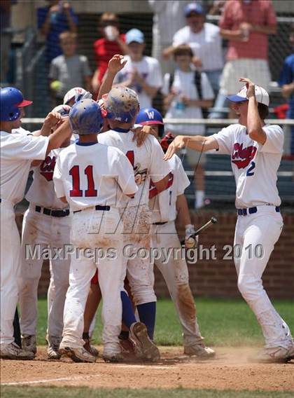 Thumbnail 2 in Stevens vs. Westlake (Texas 5A Region IV Playoffs) photogallery.