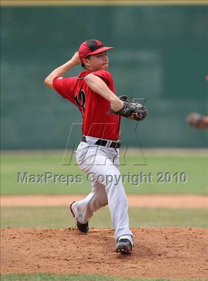 Thumbnail 3 in Stevens vs. Westlake (Texas 5A Region IV Playoffs) photogallery.
