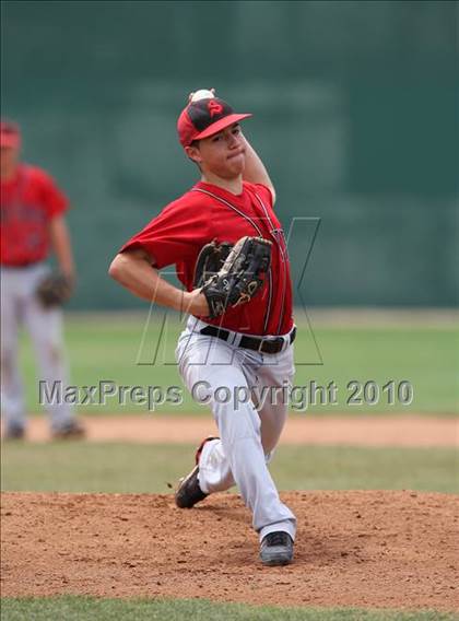 Thumbnail 2 in Stevens vs. Westlake (Texas 5A Region IV Playoffs) photogallery.
