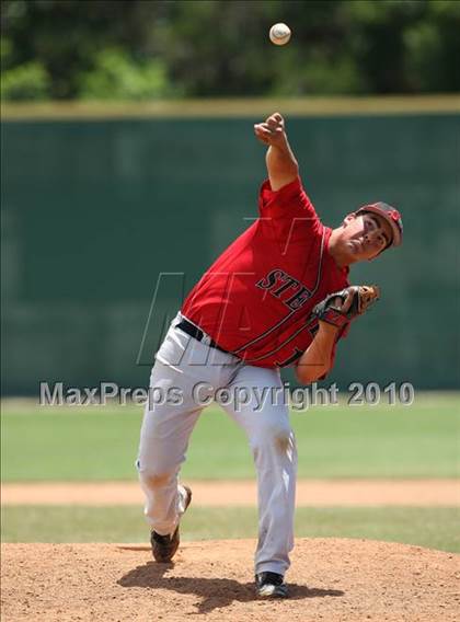 Thumbnail 2 in Stevens vs. Westlake (Texas 5A Region IV Playoffs) photogallery.