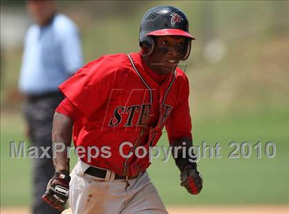 Thumbnail 2 in Stevens vs. Westlake (Texas 5A Region IV Playoffs) photogallery.