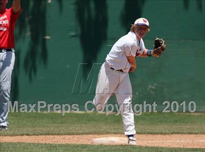 Thumbnail 2 in Stevens vs. Westlake (Texas 5A Region IV Playoffs) photogallery.