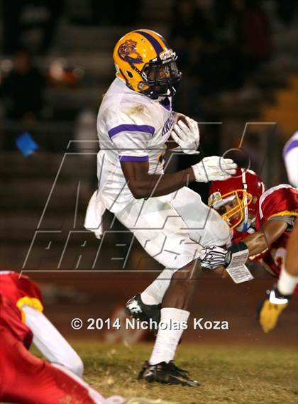 Thumbnail 2 in Lynwood vs. Hawthorne photogallery.