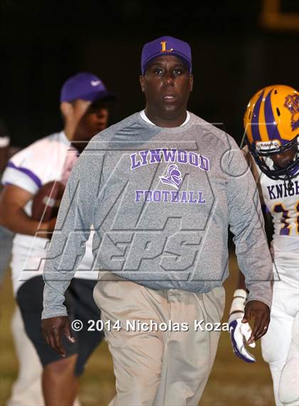 Thumbnail 3 in Lynwood vs. Hawthorne photogallery.