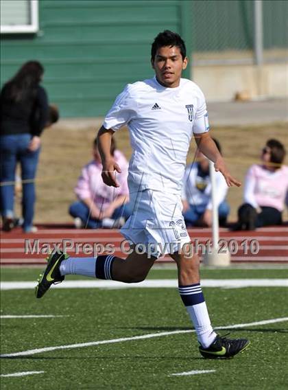 Thumbnail 2 in Beaumont Central vs Little Elm (Little Elm Invitational) photogallery.