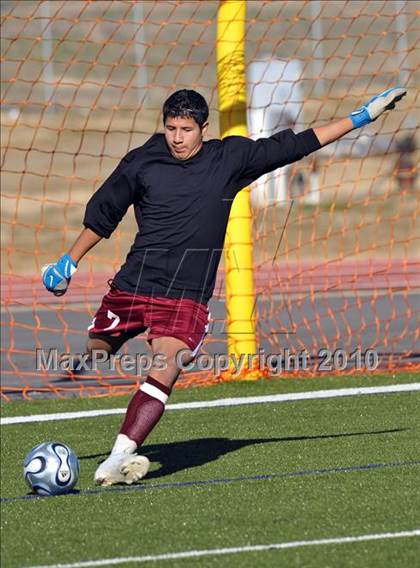 Thumbnail 2 in Beaumont Central vs Little Elm (Little Elm Invitational) photogallery.