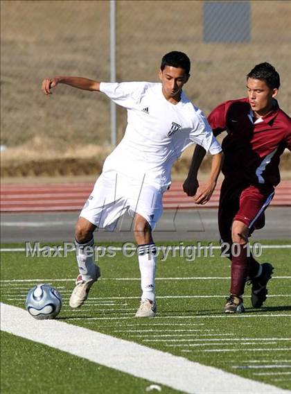 Thumbnail 3 in Beaumont Central vs Little Elm (Little Elm Invitational) photogallery.