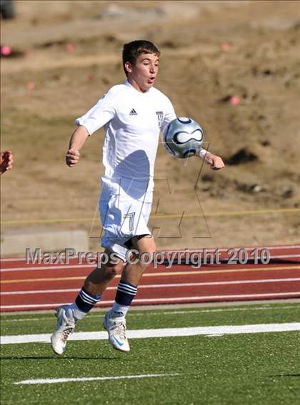 Thumbnail 2 in Beaumont Central vs Little Elm (Little Elm Invitational) photogallery.