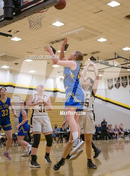 Thumbnail 2 in El Toro @ Capistrano Valley photogallery.